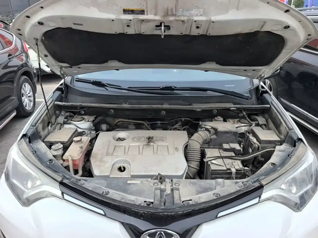Toyota RAV4 — фото 20