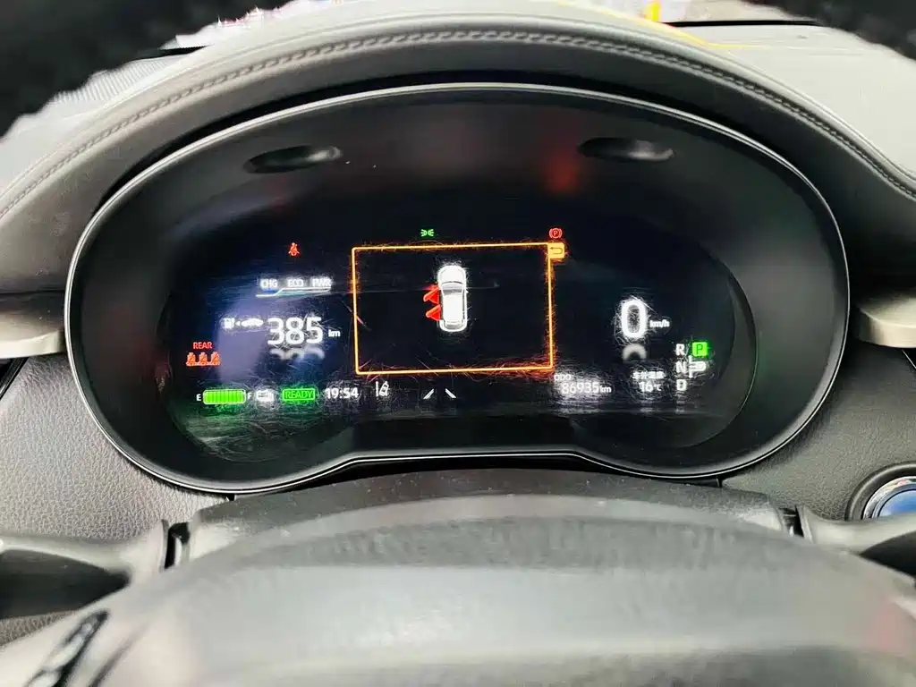 Toyota C-HR EV — фото 11
