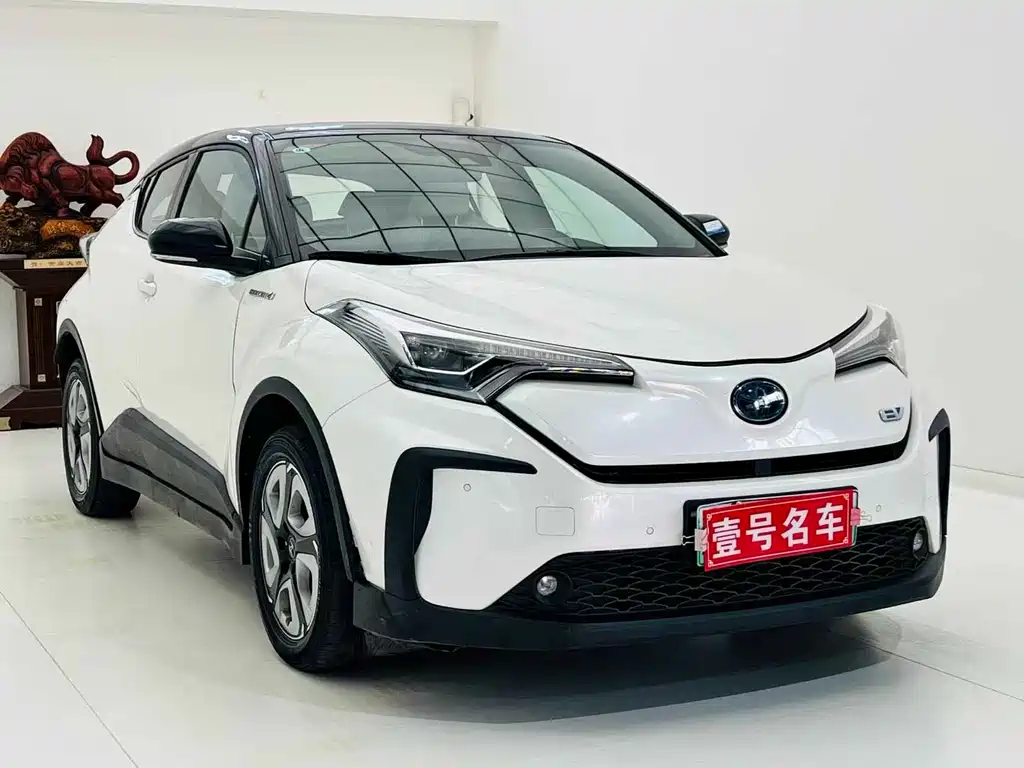 Toyota C-HR EV — фото 3