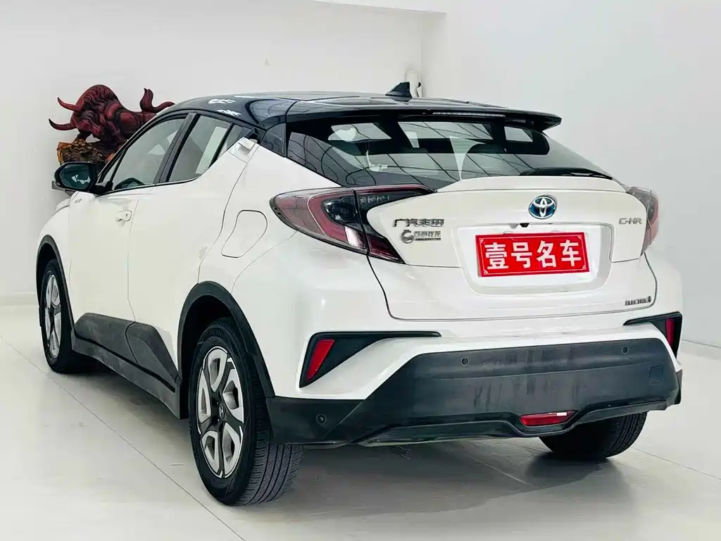 Toyota C-HR EV — фото 4