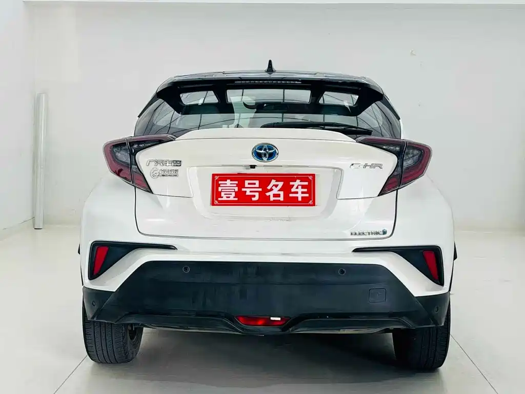 Toyota C-HR EV — фото 5