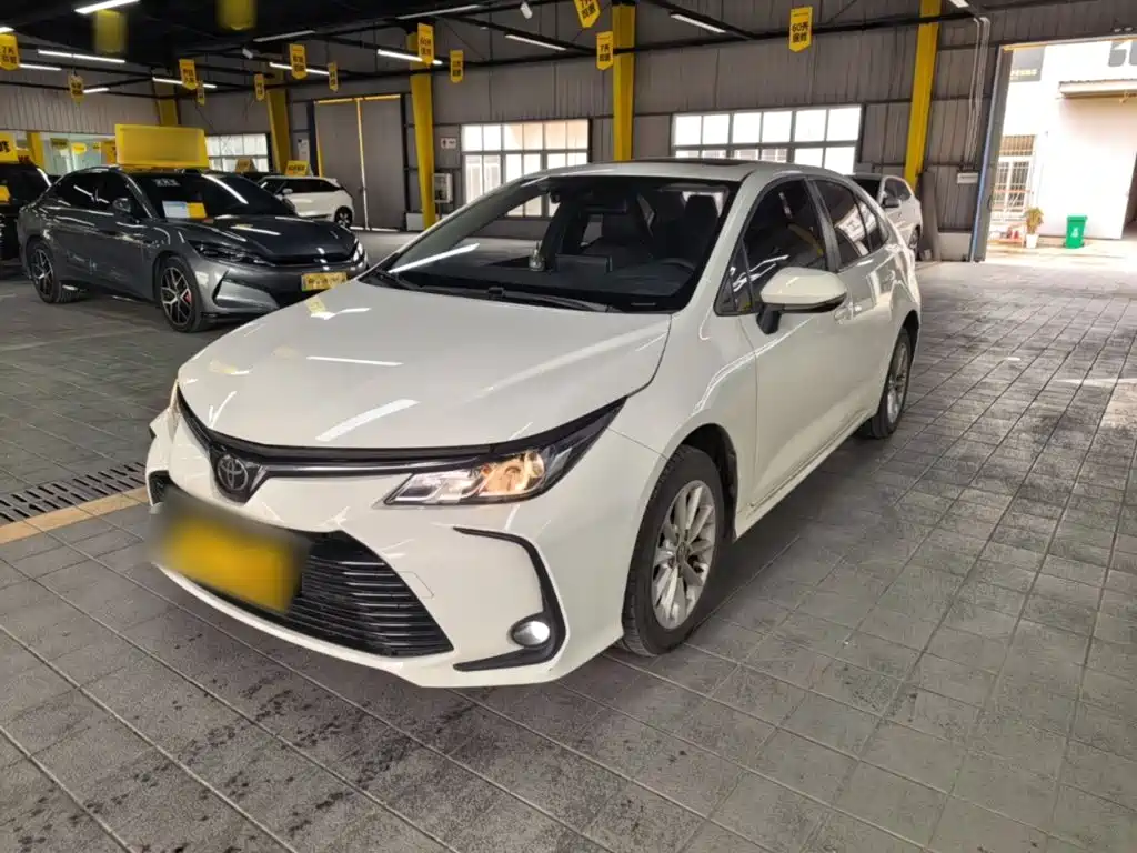 Toyota Corolla — фото 2