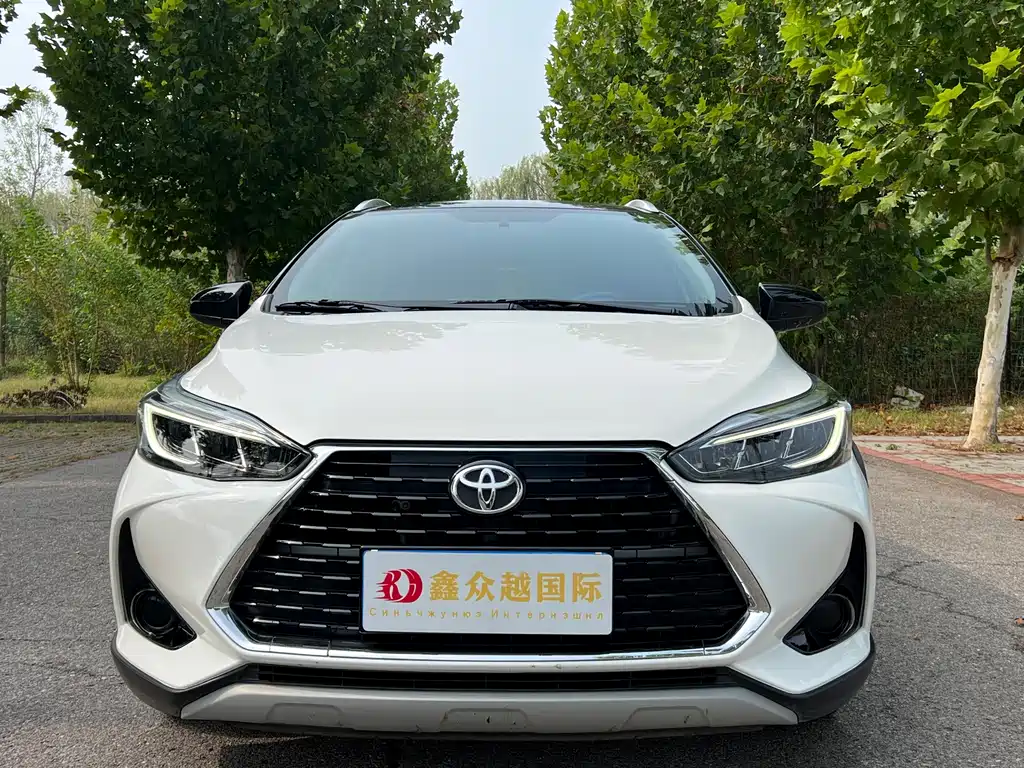 Toyota Yaris L — фото 2