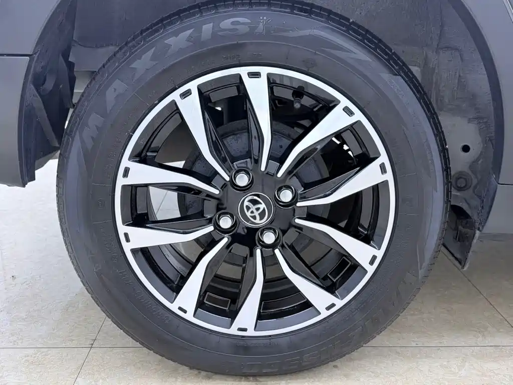Toyota Yaris L — фото 22