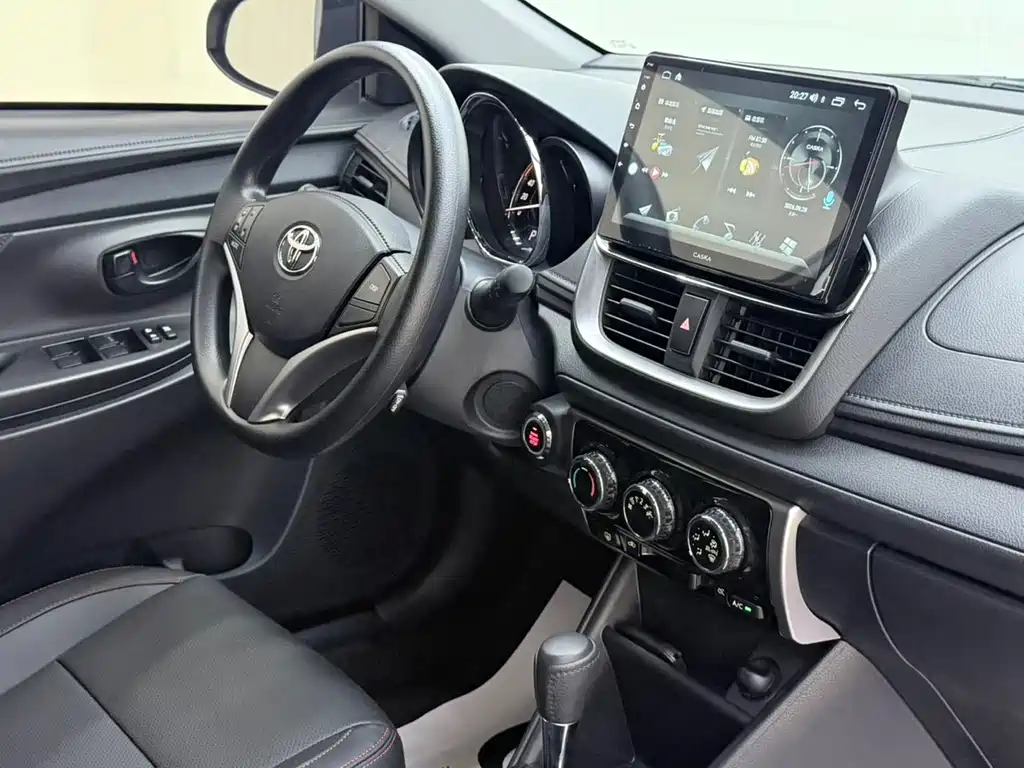 Toyota Yaris L — фото 9