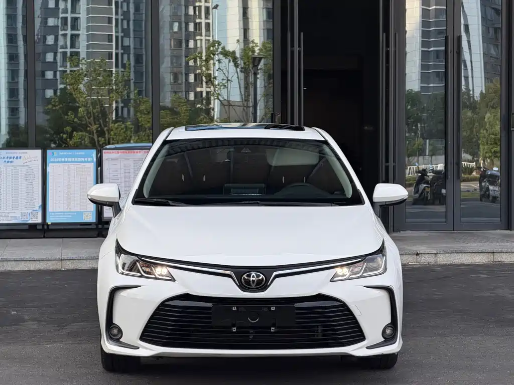 Toyota Corolla — фото 2