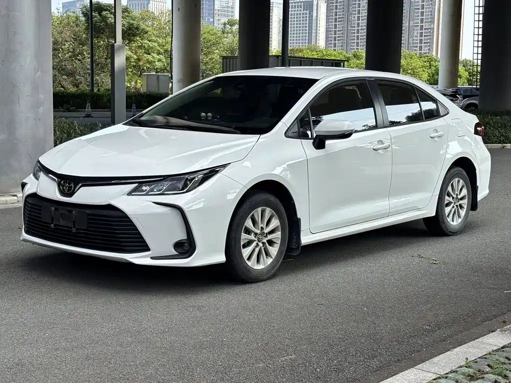 Toyota Corolla — фото 2