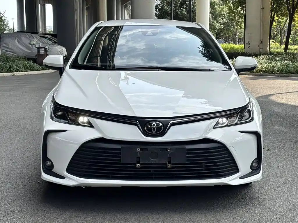 Toyota Corolla — фото 3