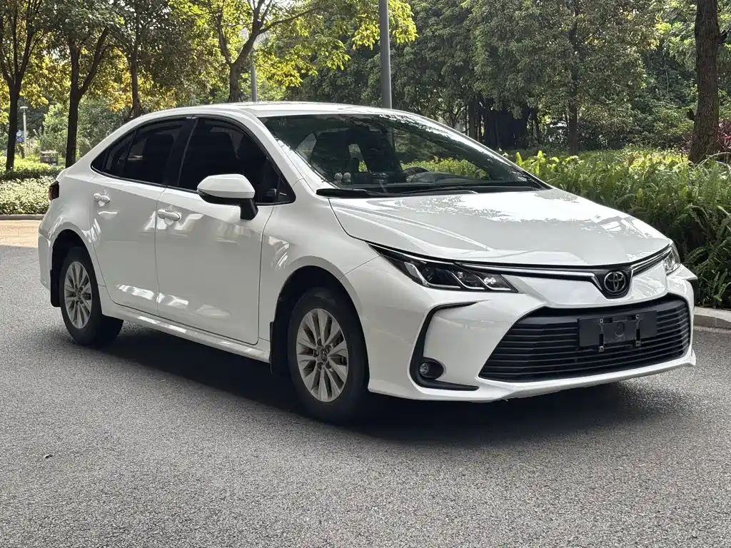 Toyota Corolla — фото 4