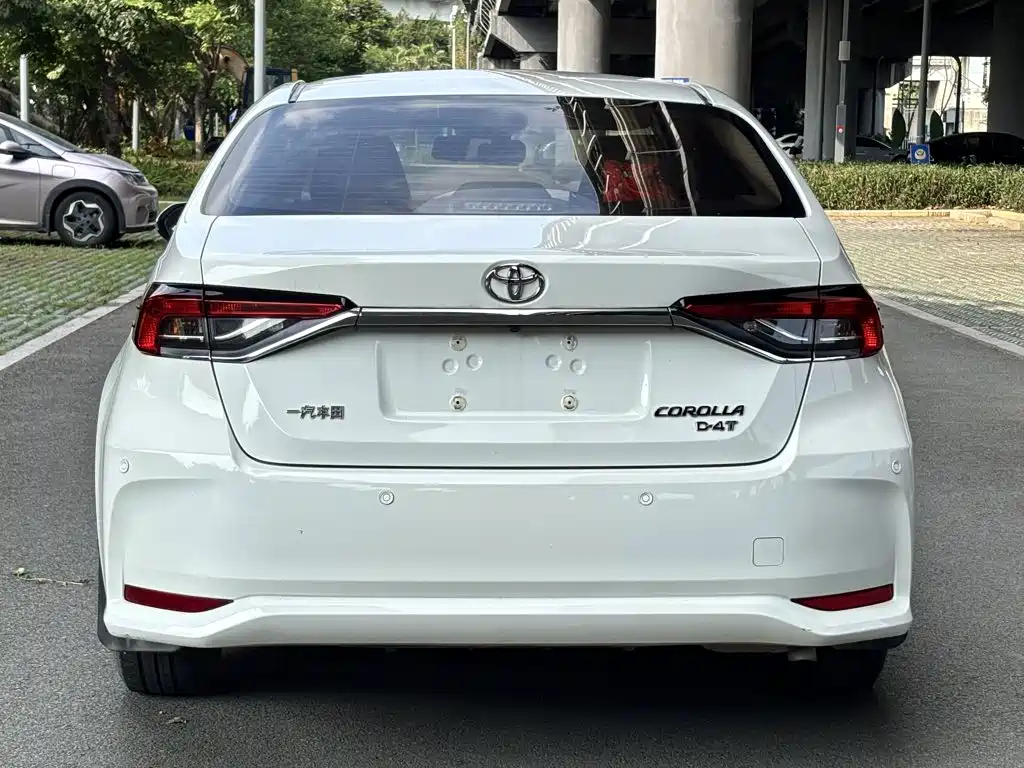 Toyota Corolla — фото 6