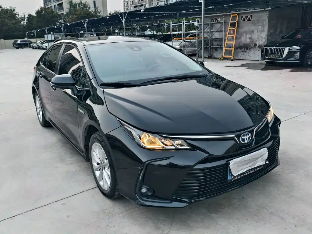 Toyota Corolla — фото 3