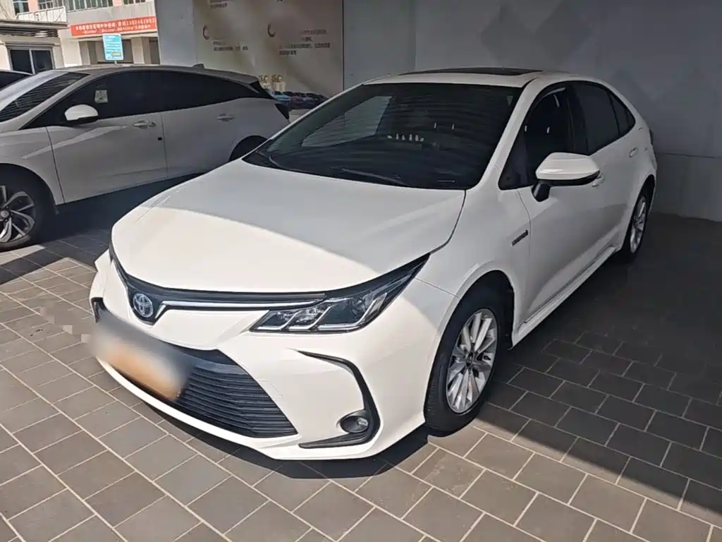 Toyota Corolla — фото 2