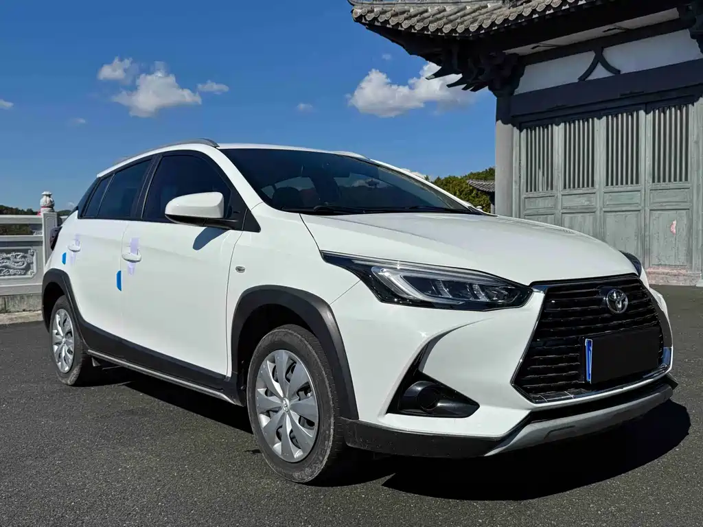 Toyota Yaris L — фото 3