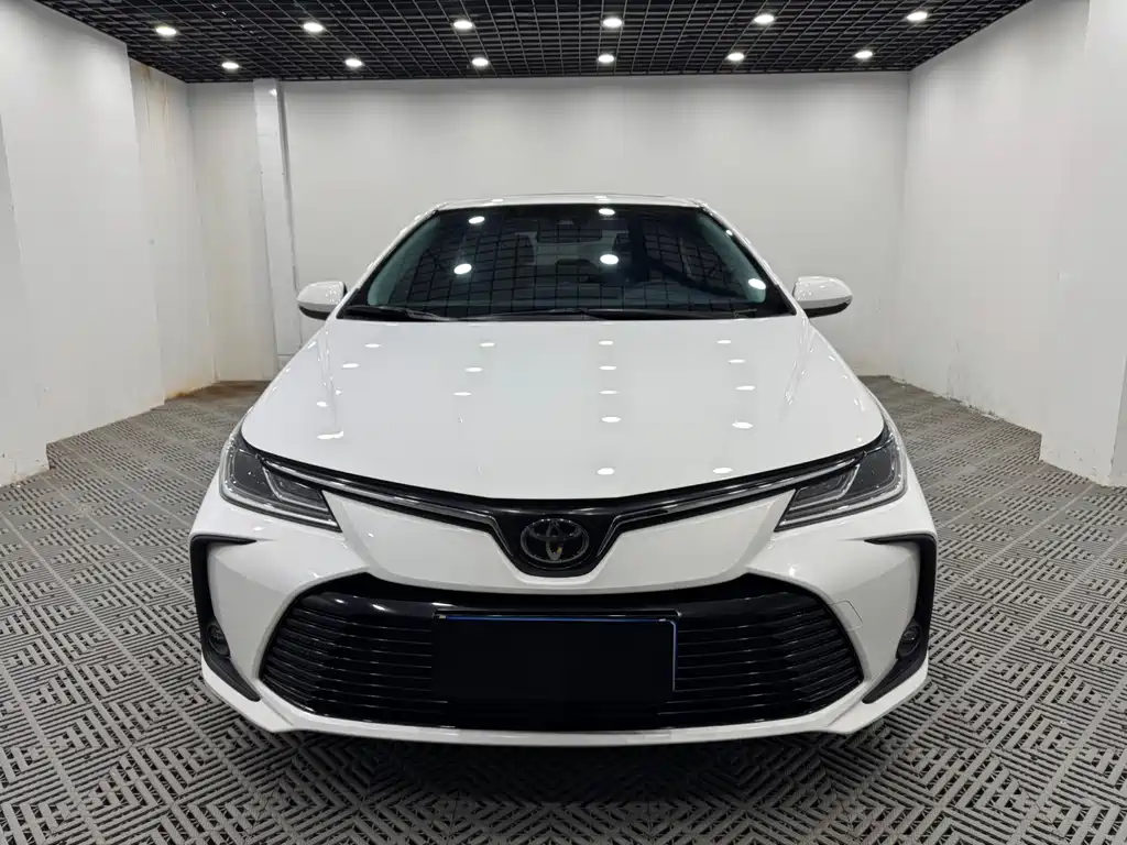 Toyota Corolla — фото 2