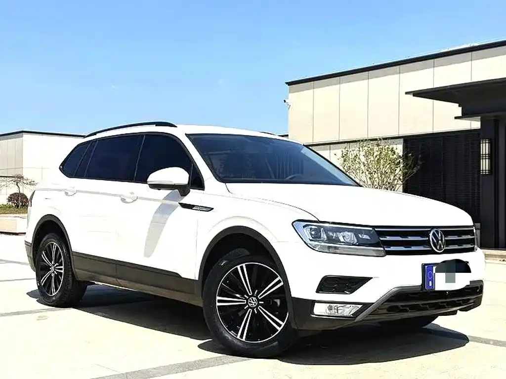 Volkswagen Tiguan L — фото 3