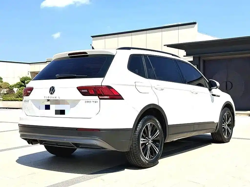 Volkswagen Tiguan L — фото 4