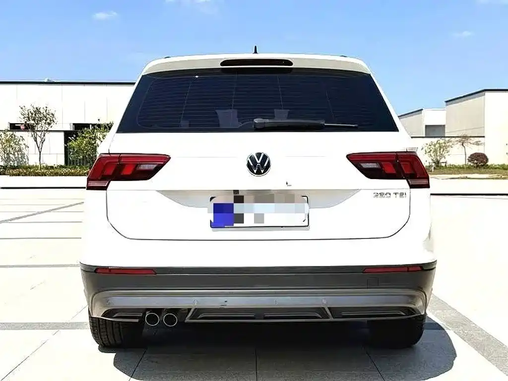 Volkswagen Tiguan L — фото 5