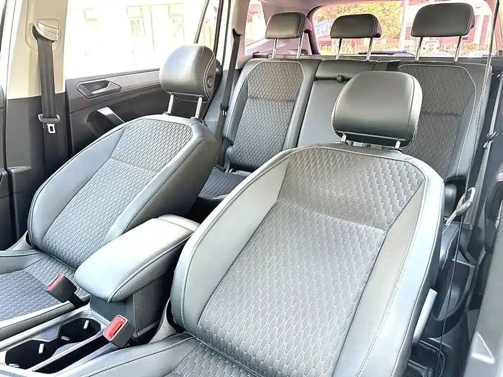 Volkswagen Tiguan L — фото 9