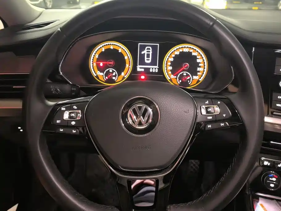 Volkswagen Passat — фото 15