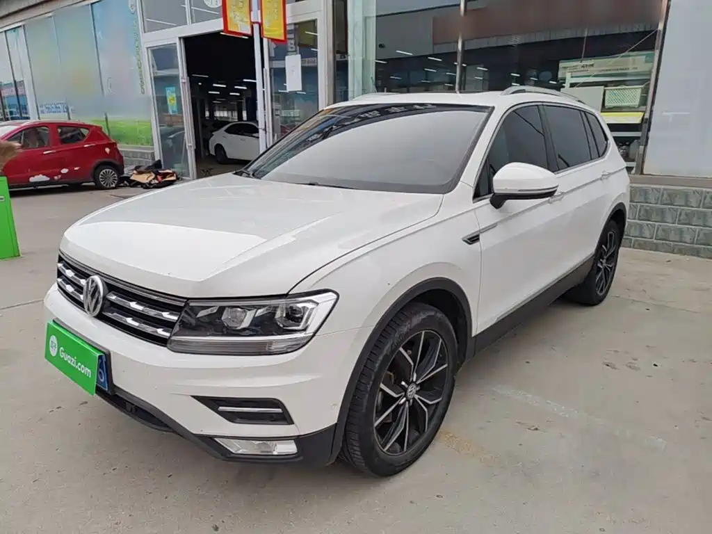 Volkswagen Tiguan L — фото 2