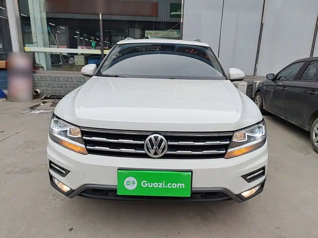 Volkswagen Tiguan L — фото 3