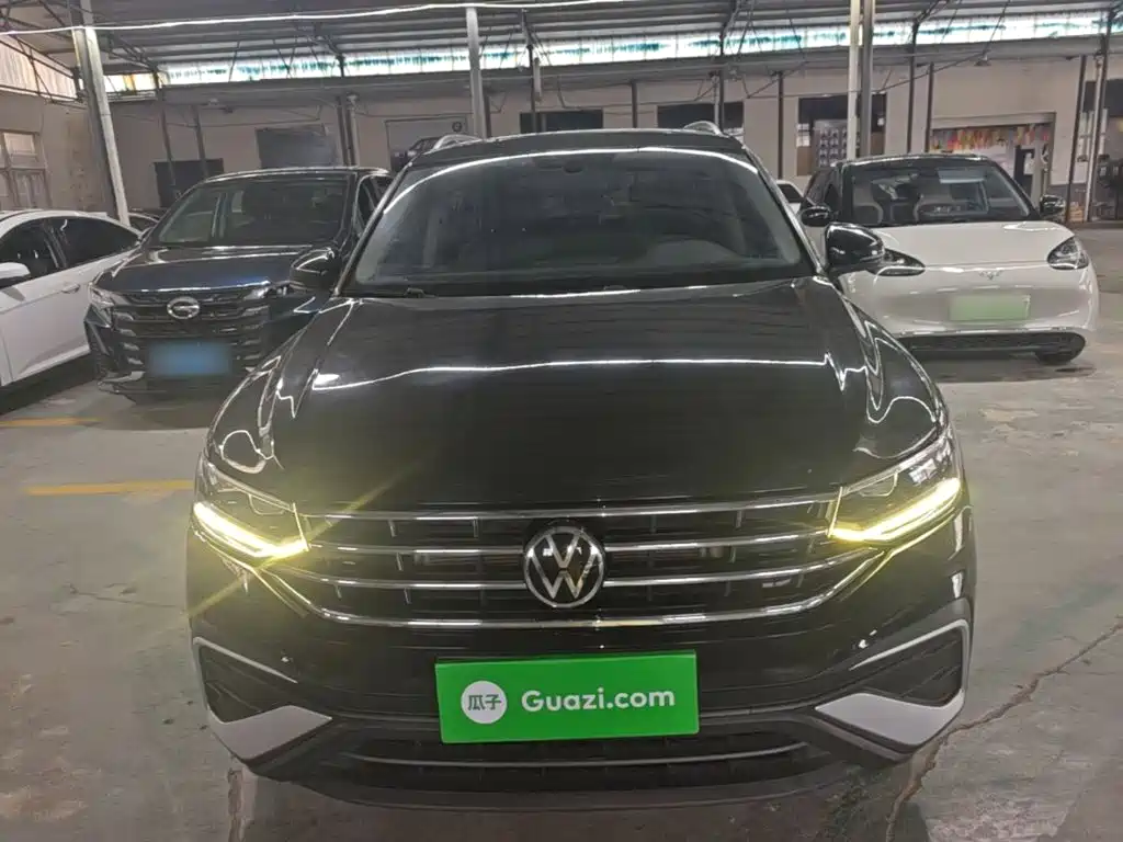 Volkswagen Tiguan L — фото 3