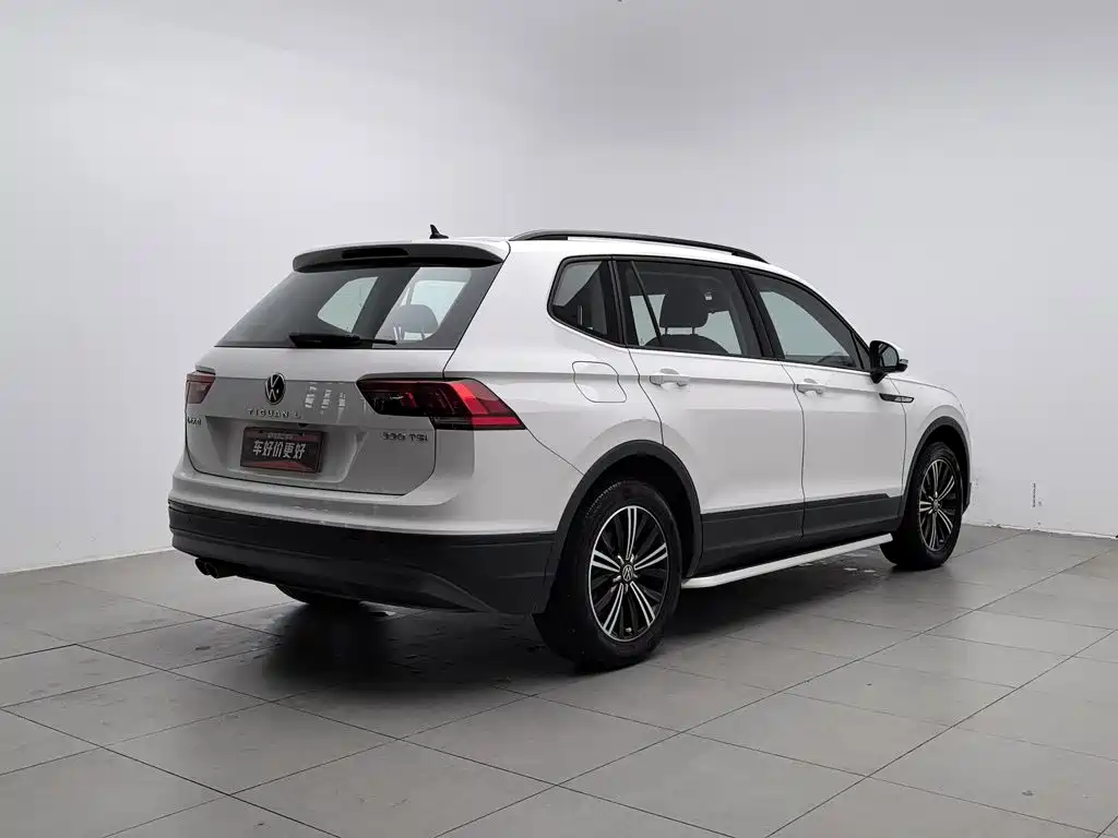 Volkswagen Tiguan L — фото 2