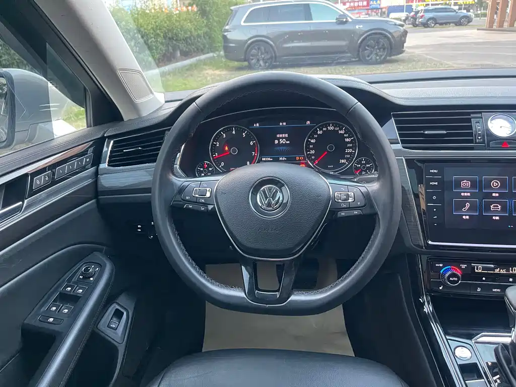 Volkswagen Phideon — фото 13