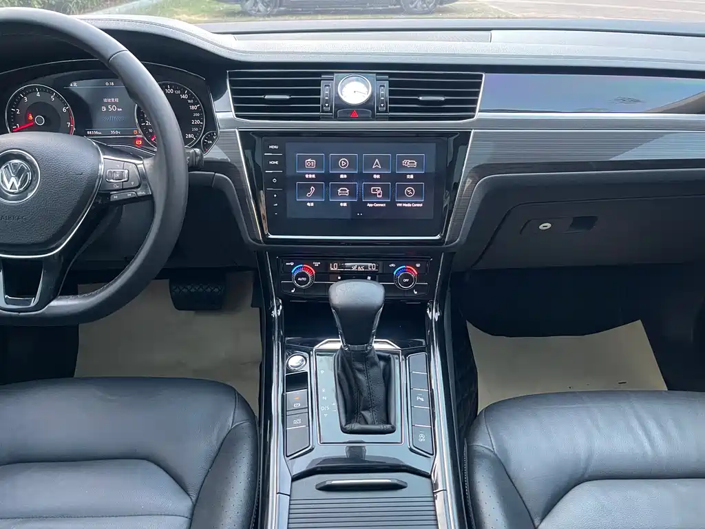 Volkswagen Phideon — фото 15