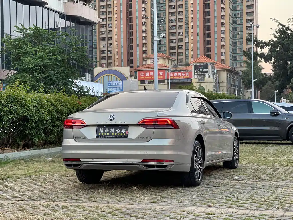 Volkswagen Phideon — фото 20