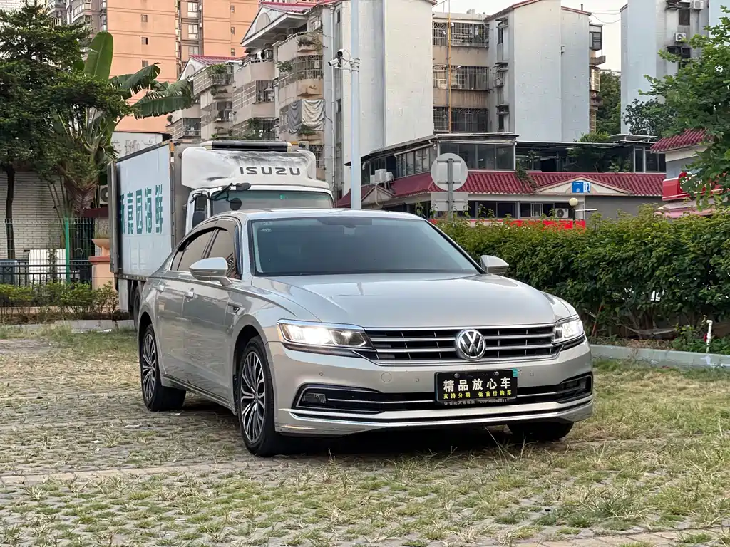Volkswagen Phideon — фото 3