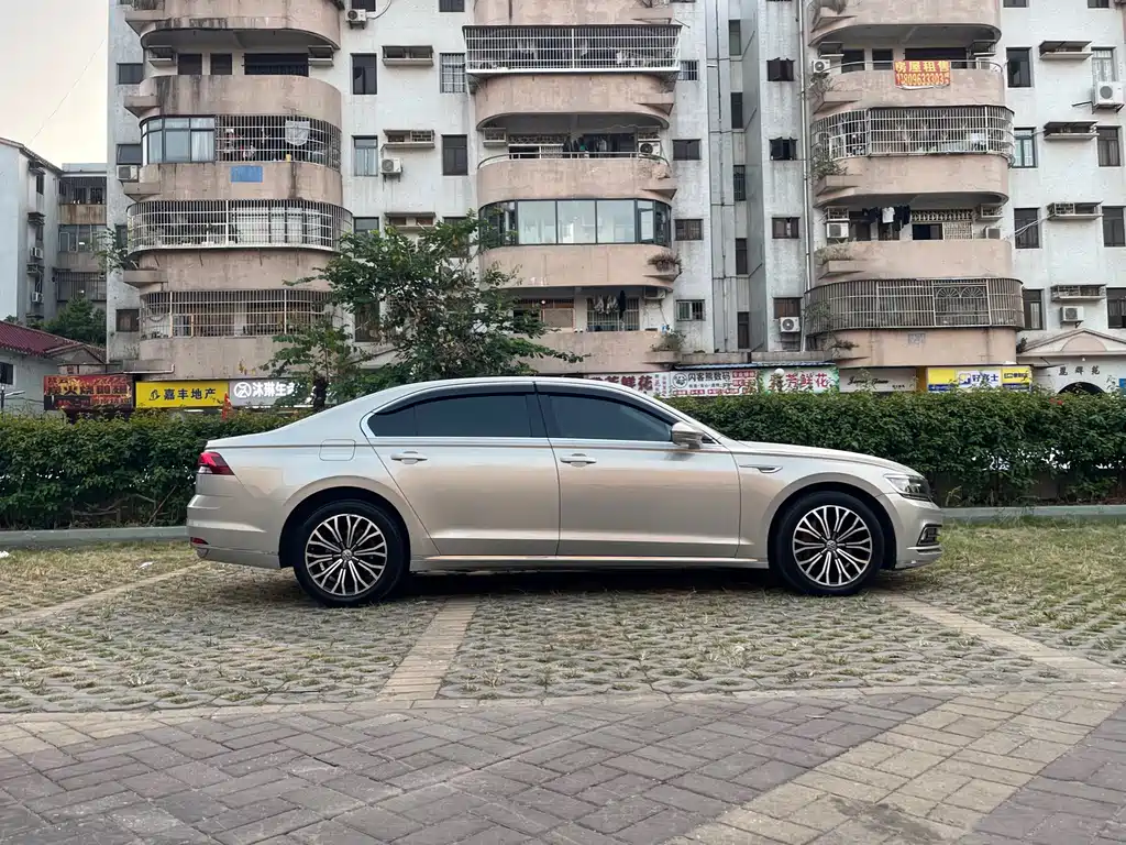 Volkswagen Phideon — фото 4