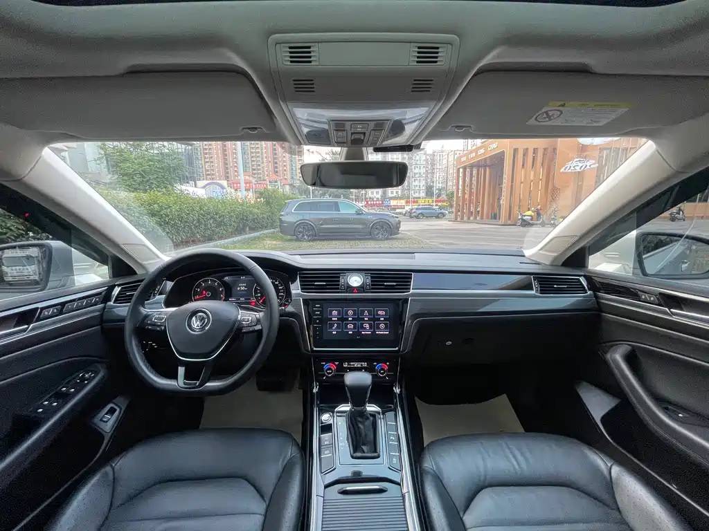 Volkswagen Phideon — фото 10