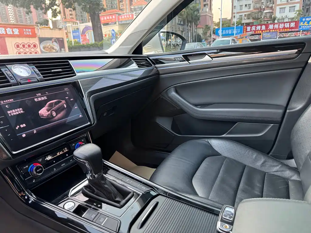 Volkswagen Phideon — фото 9