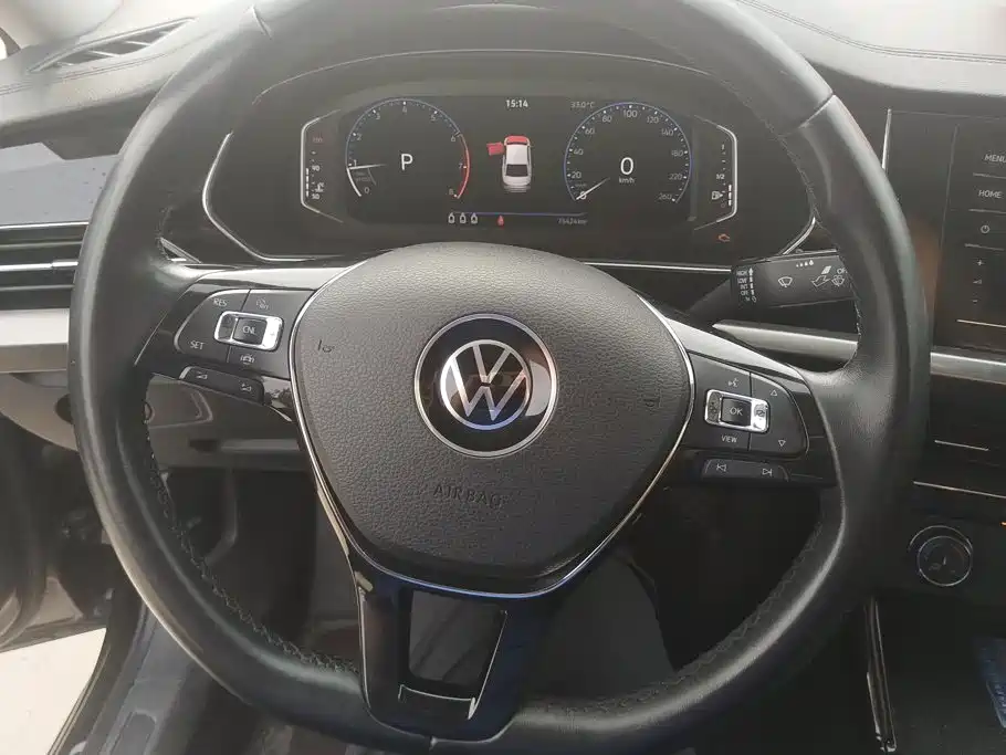 Volkswagen Passat — фото 14