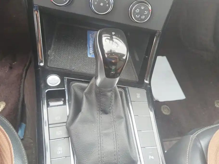 Volkswagen Passat — фото 15