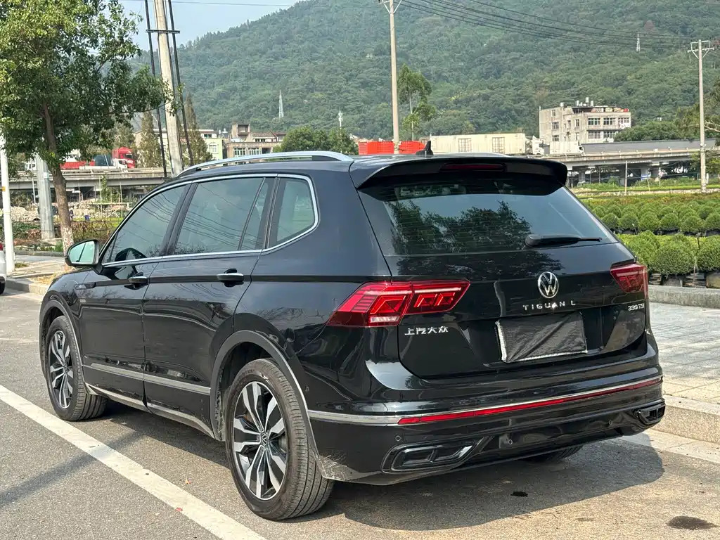Volkswagen Tiguan L — фото 4