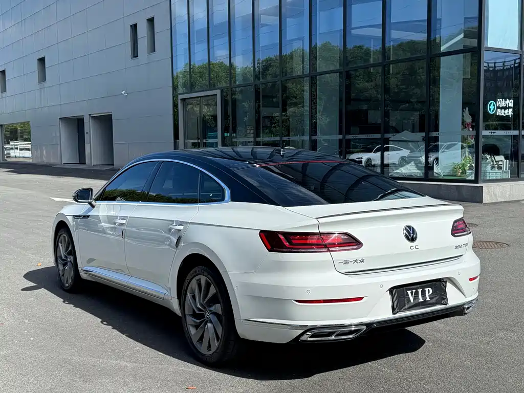 Volkswagen CC — фото 25