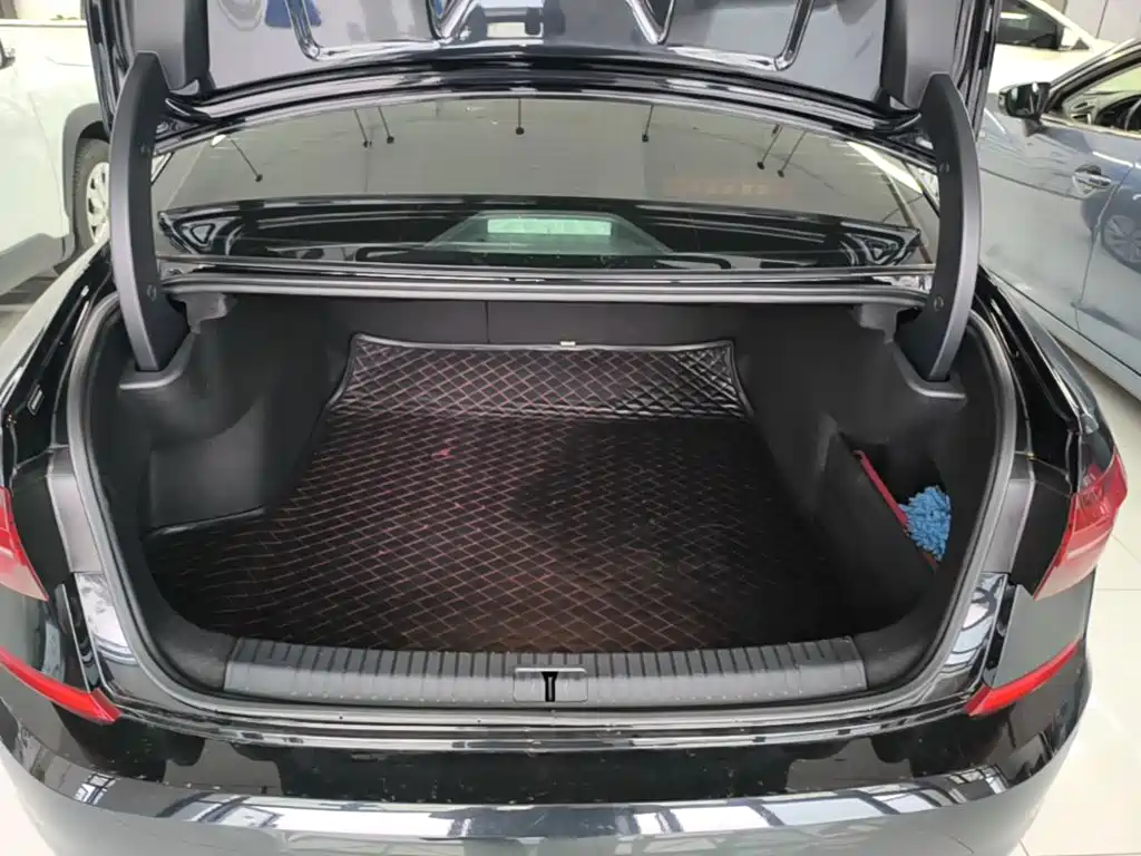 Volkswagen Passat — фото 19