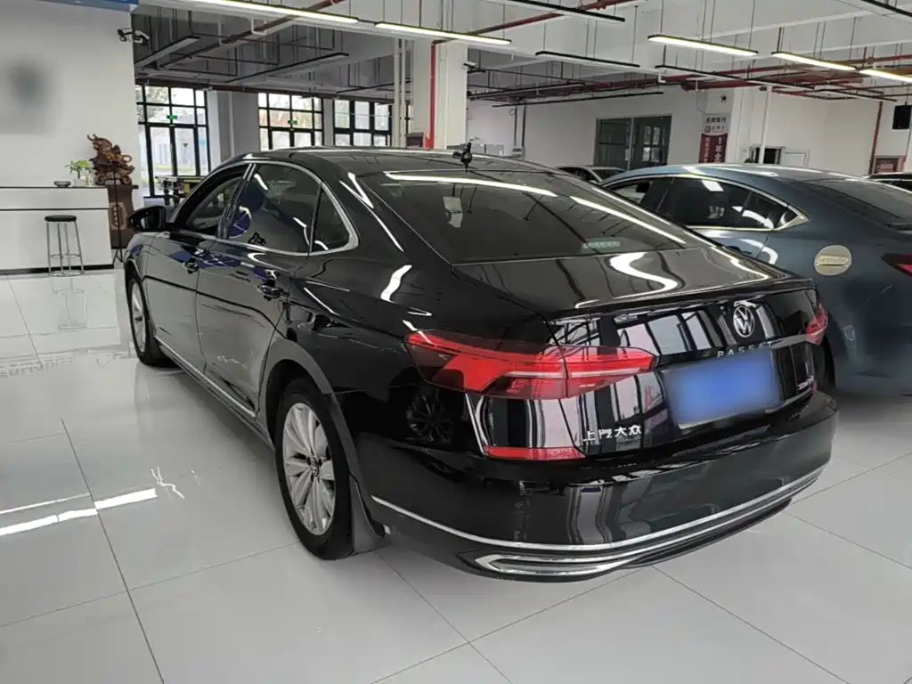 Volkswagen Passat — фото 5