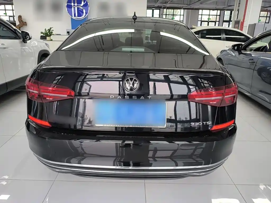 Volkswagen Passat — фото 6