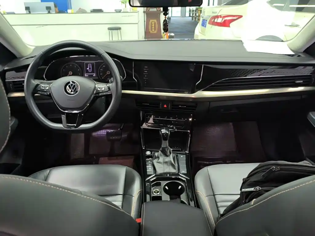 Volkswagen Passat — фото 10