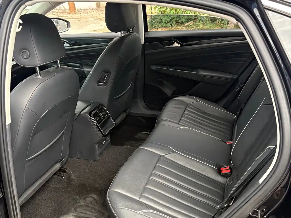 Volkswagen Passat — фото 6