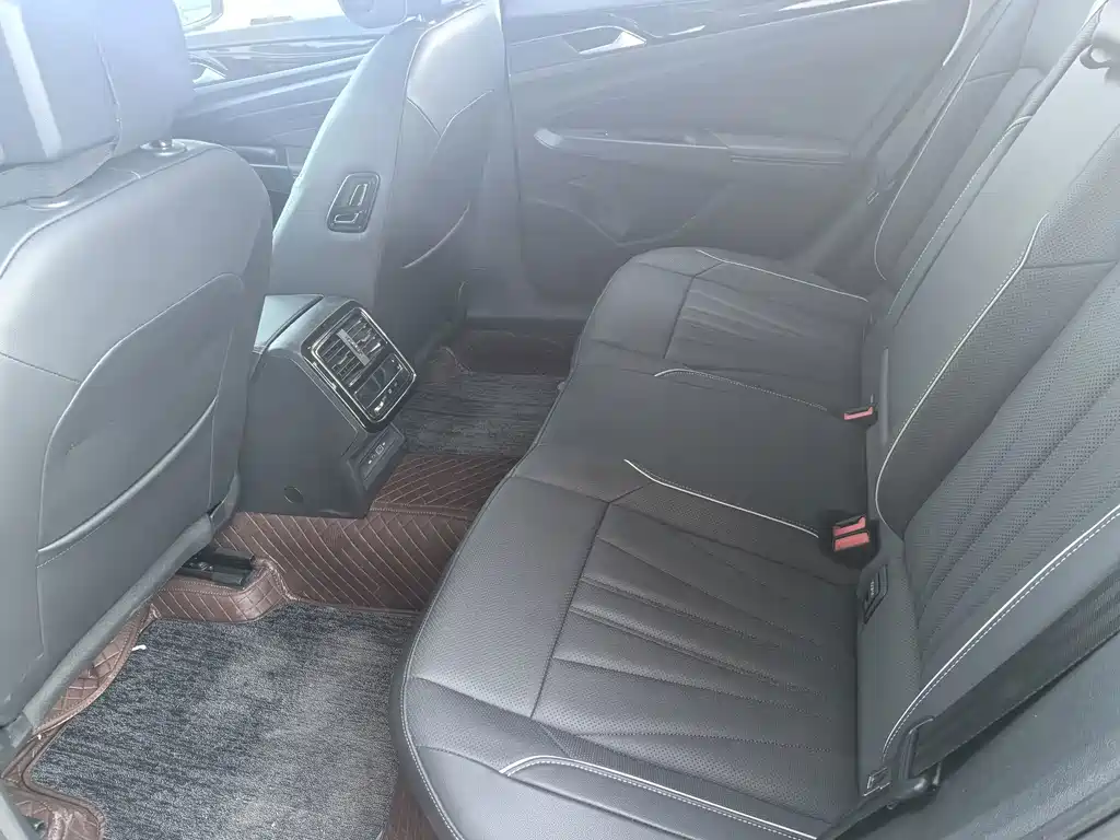 Volkswagen Passat — фото 5