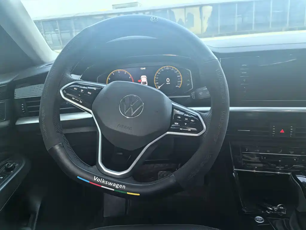 Volkswagen Passat — фото 7