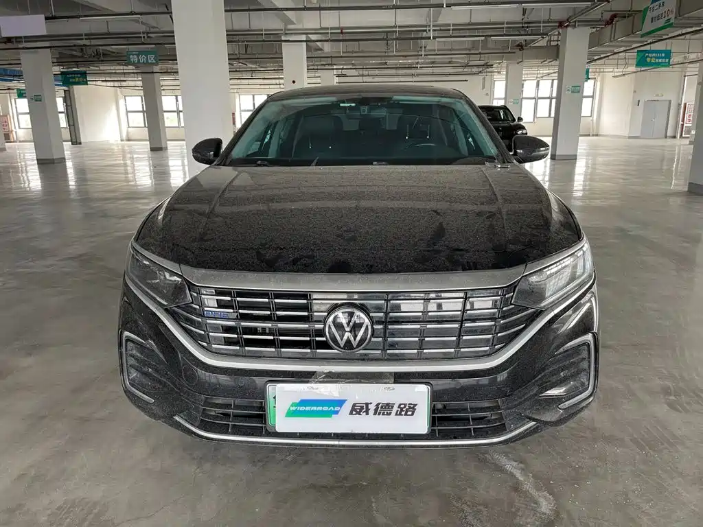Volkswagen Passat PHEV — фото 2