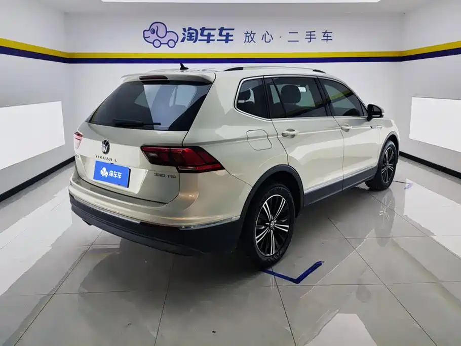 Volkswagen Tiguan L — фото 3