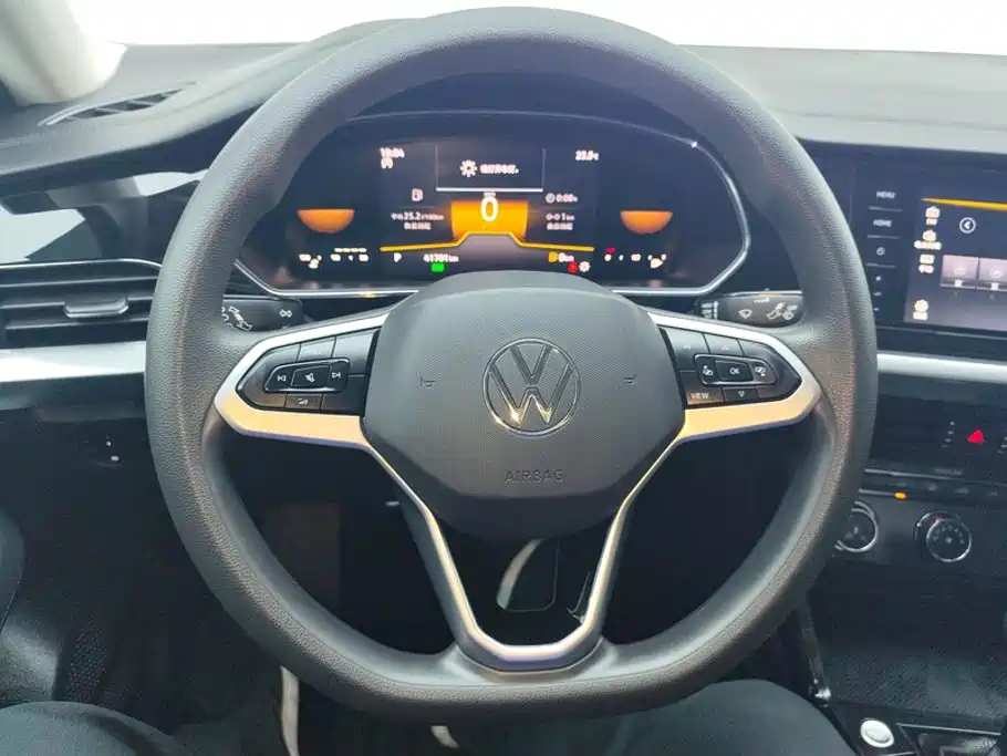 Volkswagen Passat — фото 15