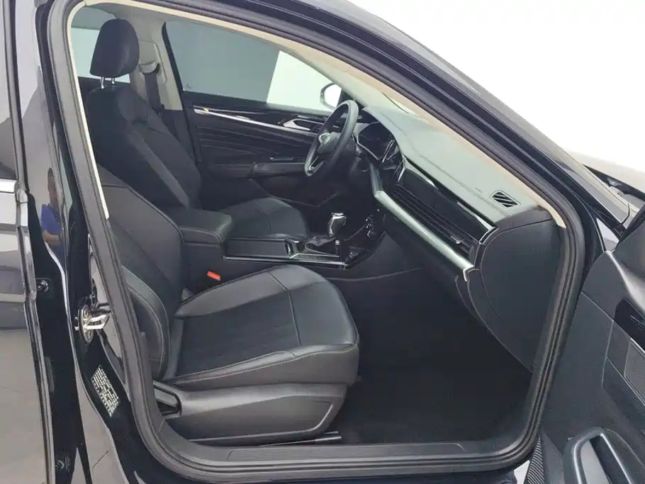 Volkswagen Passat — фото 8