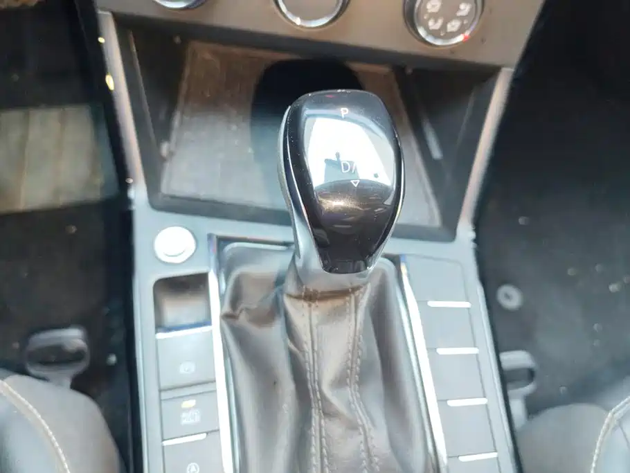 Volkswagen Passat — фото 16